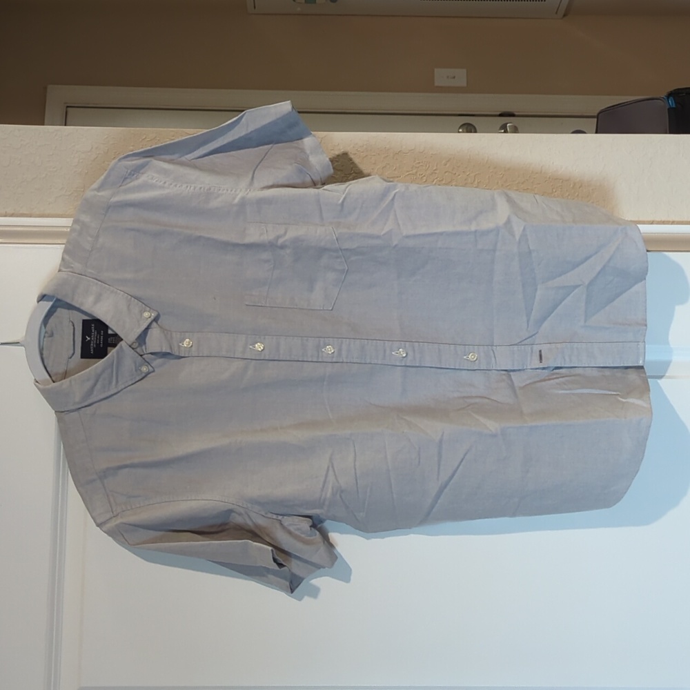 Short sleeve button down